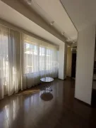 For Rent, 5 Room, Old building, Tbilisi, saburtalo