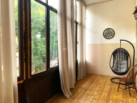 Apartment for sale, 3 Room, Old building, Tbilisi, Sololaki