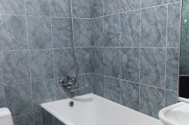 ქირავდება ბინა, 2 ოთახიანი, ძველი აშენებული, თბილისი, დიღმის მასივი