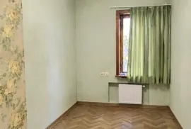 იყიდება ბინა, 4 ოთახიანი, ძველი აშენებული, თბილისი, დიდუბე