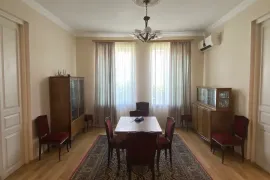 ქირავდება ბინა, 6 ოთახიანი, ახალი აშენებული, გორი, გორი