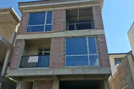 იყიდება სახლი, 8 ოთახიანი, თბილისი, ლისის ტბა