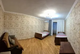 ქირავდება ბინა, 1 ოთახიანი, ძველი აშენებული, თბილისი, დიღმის მასივი