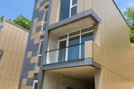 იყიდება სახლი, 5 ოთახიანი, ბათუმი