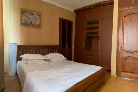 ქირავდება ბინა, 4 ოთახიანი, ძველი აშენებული, თბილისი, ისანი