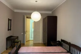 ქირავდება ბინა, 3 ოთახიანი, ძველი აშენებული, თბილისი, ვაკე