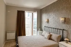 Продается квартира, 4 Kомнатная, Старое здание, Тбилиси, saburtalo