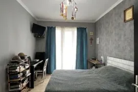Продается квартира, 4 Kомнатная, Старое здание, Тбилиси, saburtalo