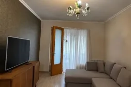 Продается квартира, 4 Kомнатная, Старое здание, Тбилиси, saburtalo