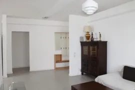 ქირავდება ბინა, 4 ოთახიანი, ძველი აშენებული, თბილისი, საბურთალო