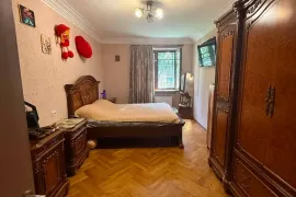 იყიდება ბინა, 3 ოთახიანი, ძველი აშენებული, თბილისი, დიდუბე