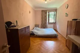 იყიდება ბინა, 3 ოთახიანი, ძველი აშენებული, თბილისი, დიდუბე