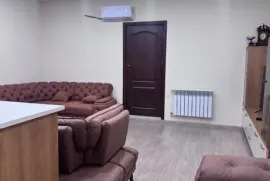 ქირავდება ბინა, 3 ოთახიანი, ძველი აშენებული, ბათუმი, ხიმშიაშვილის უბანი