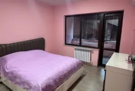 ქირავდება ბინა, 3 ოთახიანი, ძველი აშენებული, ბათუმი, ხიმშიაშვილის უბანი