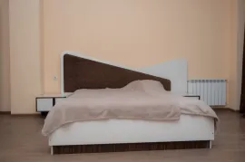 Аренда, 4 Kомнатная, Новостройка, Тбилиси, Чугурети