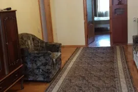 ქირავდება ბინა, 2 ოთახიანი, ძველი აშენებული, თბილისი, საბურთალო