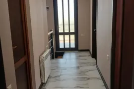 იყიდება სახლი, 6 ოთახიანი, თბილისი, ფონიჭალა