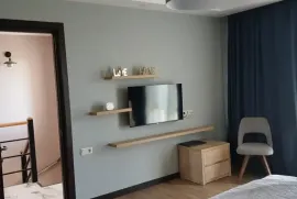 იყიდება სახლი, 6 ოთახიანი, თბილისი, ფონიჭალა