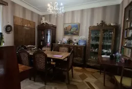 იყიდება ბინა, 5 ოთახიანი, ძველი აშენებული, თბილისი, ძველი თბილისი