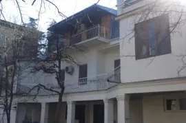 For Rent, Universal commercial space, Vera