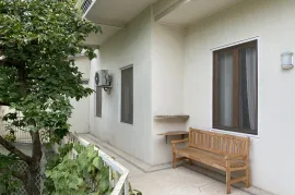 For Rent, Universal commercial space, Vera
