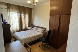 იყიდება ბინა, 5 ოთახიანი, ძველი აშენებული, თბილისი, მუხიანი