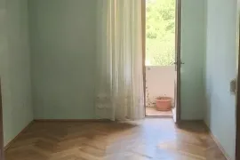 იყიდება ბინა, 4 ოთახიანი, ძველი აშენებული, თბილისი, დიდუბე