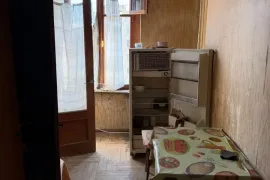 იყიდება ბინა, 3 ოთახიანი, ძველი აშენებული, თბილისი, ბაგები