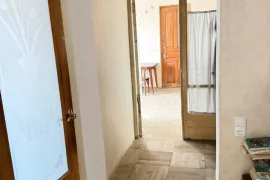იყიდება ბინა, 3 ოთახიანი, ძველი აშენებული, თბილისი, ბაგები