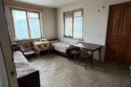 იყიდება ბინა, 3 ოთახიანი, ძველი აშენებული, თბილისი, ბაგები