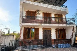 იყიდება სახლი, 5 ოთახიანი, თბილისი, ზაჰესი