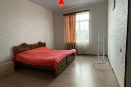 ქირავდება სახლი, 6 ოთახიანი, ზუგდიდი, ზუგდიდი