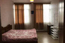 ქირავდება სახლი, 6 ოთახიანი, ზუგდიდი, ზუგდიდი