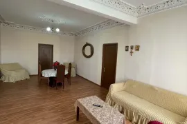 ქირავდება სახლი, 6 ოთახიანი, ზუგდიდი, ზუგდიდი