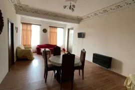 ქირავდება სახლი, 6 ოთახიანი, ზუგდიდი, ზუგდიდი