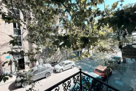 Apartment for sale, 4 Room, Old building, Tbilisi, Mtatsminda