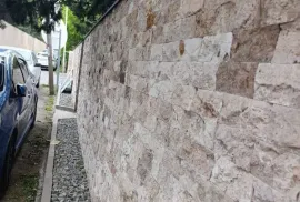 დეკორატიული ფილების მონტაჟი.