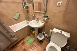 Продается квартира, 3 Kомнатная, Старое здание, Тбилиси, Чугурети