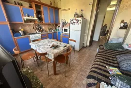 Продается квартира, 3 Kомнатная, Старое здание, Тбилиси, Чугурети