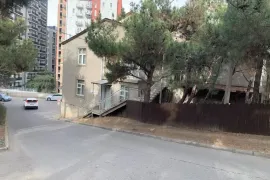 Аренда Дома, 11 Kомнатная, Тбилиси, saburtalo