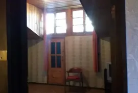 იყიდება ბინა, 9 ოთახიანი, ძველი აშენებული, თბილისი, საბურთალო