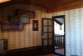იყიდება ბინა, 9 ოთახიანი, ძველი აშენებული, თბილისი, საბურთალო