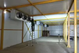 გთავაზობთ კომერციული მაცივრებისა და სამაცივრე სისტემების დამზადებას