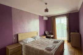 Daily Apartment Rent, 2 Room, Old building, Kutaisi, Zastava