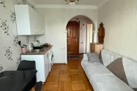 Daily Apartment Rent, 2 Room, Old building, Kutaisi, Zastava