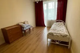 იყიდება ბინა, 4 ოთახიანი, ძველი აშენებული, თბილისი, საბურთალო