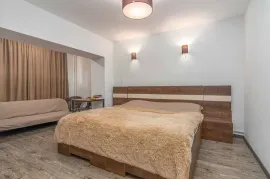 იყიდება ბინა, 8 ოთახიანი, ახალი აშენებული, თბილისი, საბურთალო