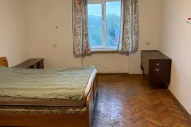 Продается квартира, 3 Kомнатная, Старое здание, Тбилиси, Чугурети