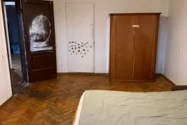 Продается квартира, 3 Kомнатная, Старое здание, Тбилиси, Чугурети