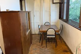 Продается квартира, 3 Kомнатная, Старое здание, Тбилиси, Чугурети
